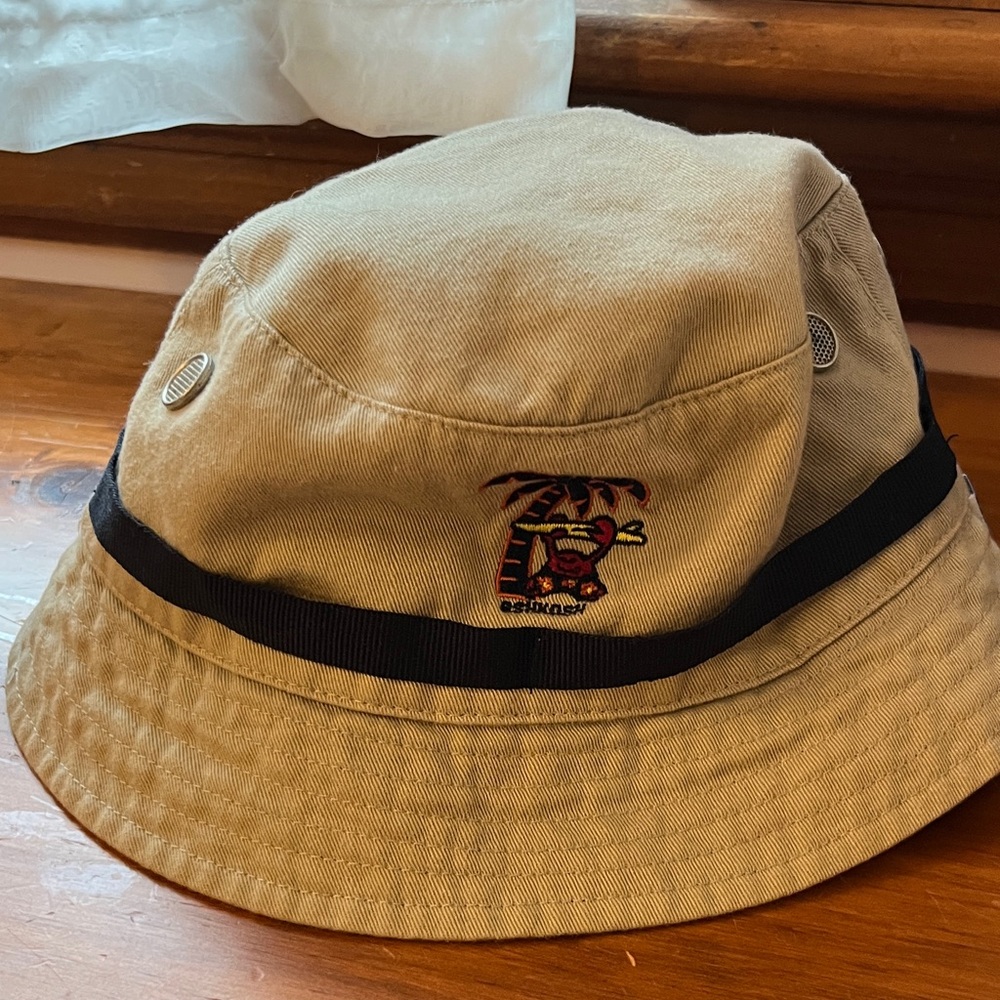 Oshkosh b’gosh cute baby infant sun hat khaki with surfing crab logo
